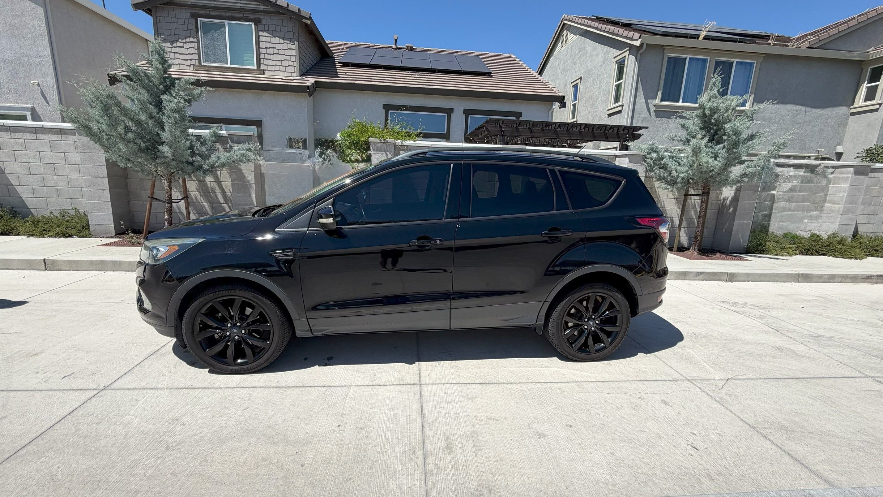Used 2017 Ford Escape Titanium AWD/4WD image 10