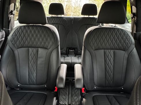 Used 2024 BMW X7 M60i w/ Executive Package image 15