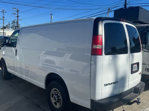 Used 2008 GMC Savana 2500 image 2