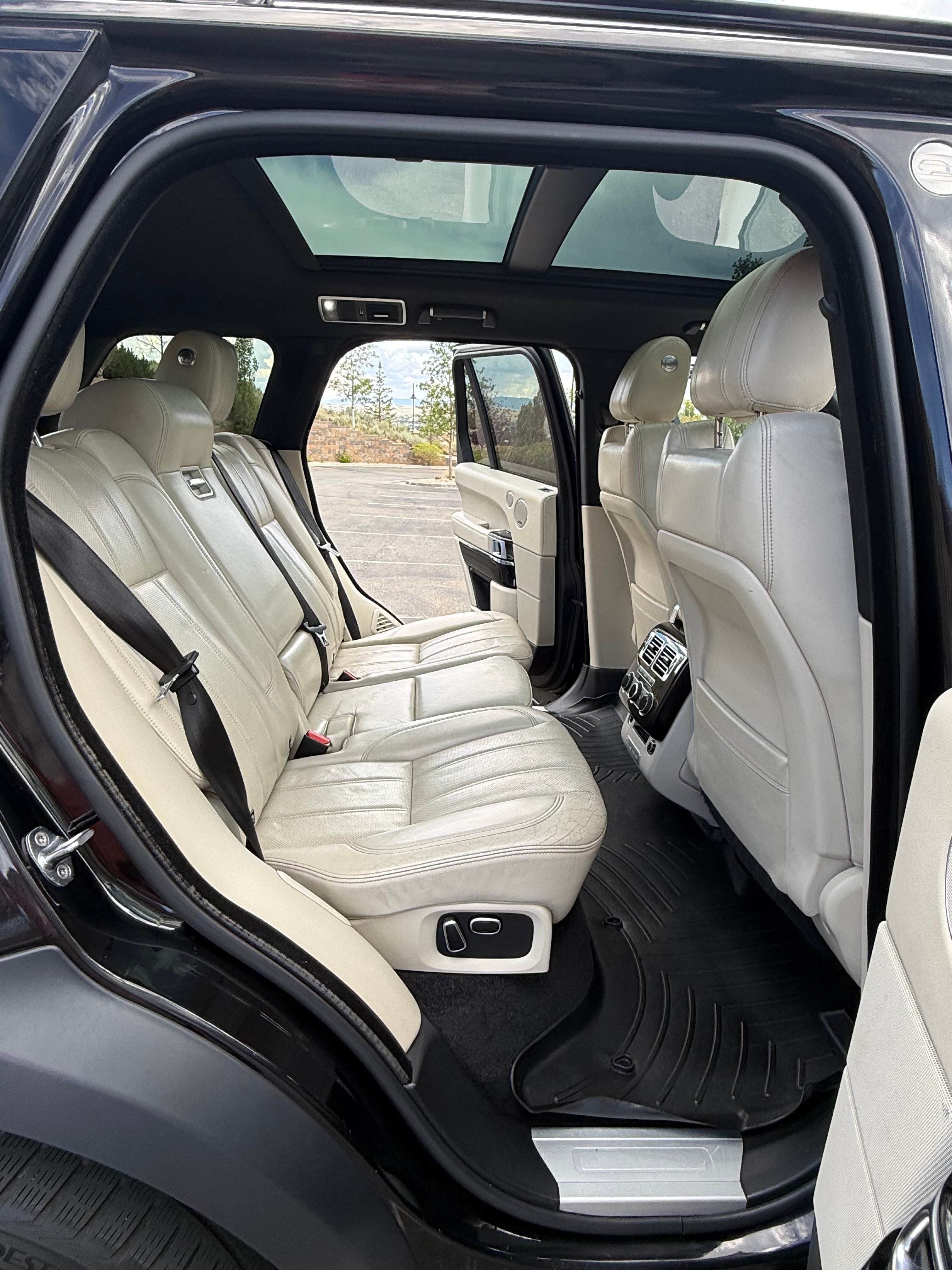 Used 2015 Land Rover Range Rover Supercharged AWD/4WD image 9