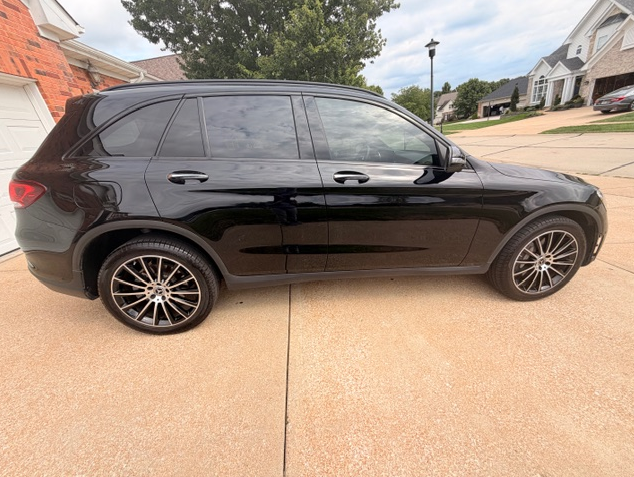 Used 2022 Mercedes-Benz GLC 300 image 1