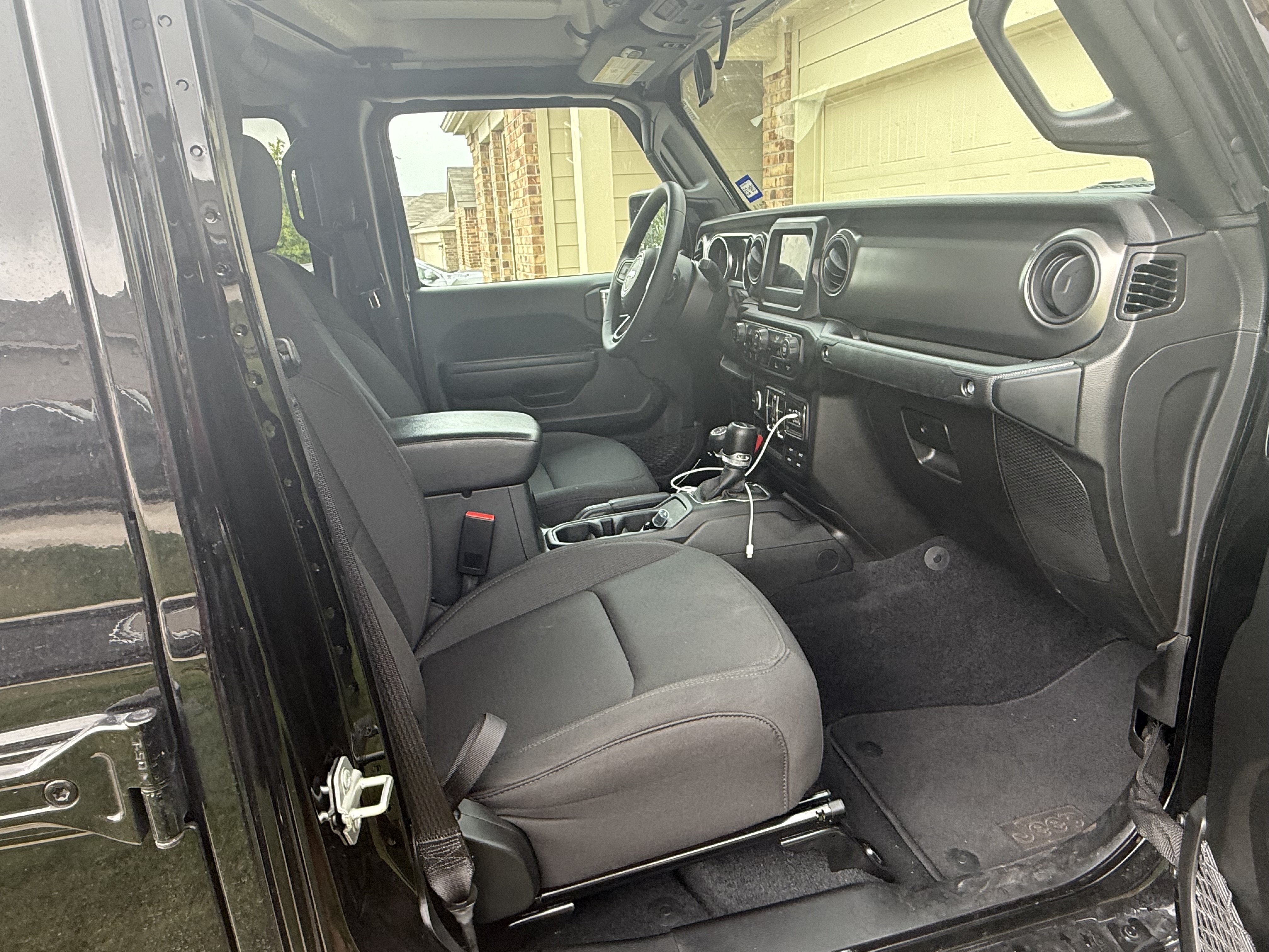 Used 2023 Jeep Gladiator Sport AWD/4WD image 7