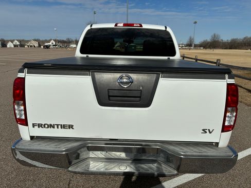 Used 2011 Nissan Frontier SV w/ SV Premium Utility Pkg image 5