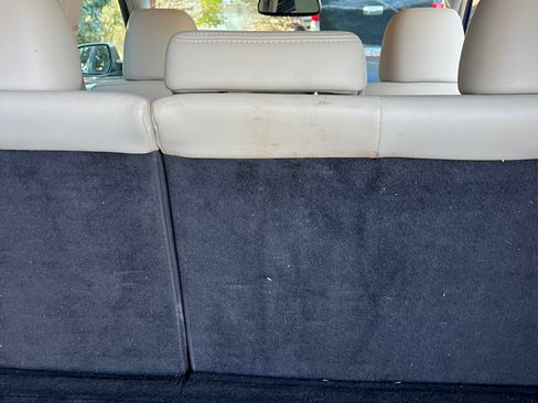 Used 2011 Subaru Outback 2.5i Limited w/ PWR Moonroof Pkg image 26