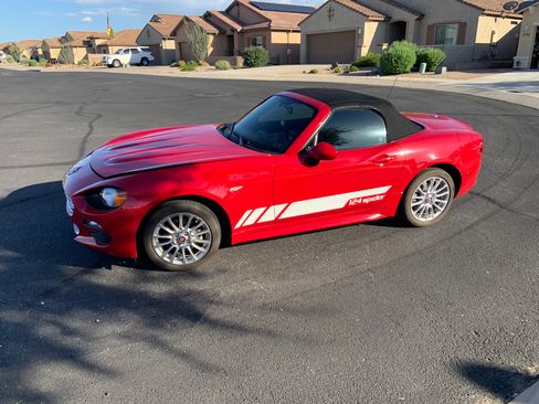 Used 2018 FIAT 124 Spider Classica RWD image 12