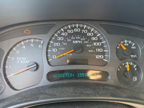 Used 2003 Chevrolet Tahoe LT image 8