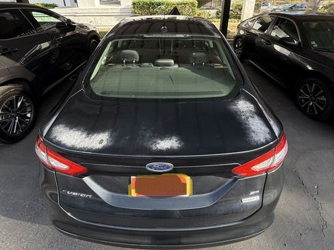 Used 2014 Ford Fusion SE FWD image 12