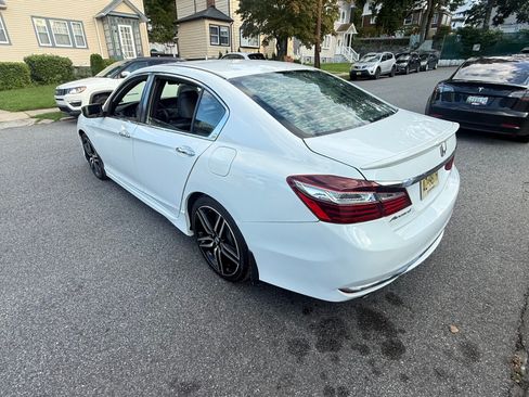 Used 2016 Honda Accord Sport image 14