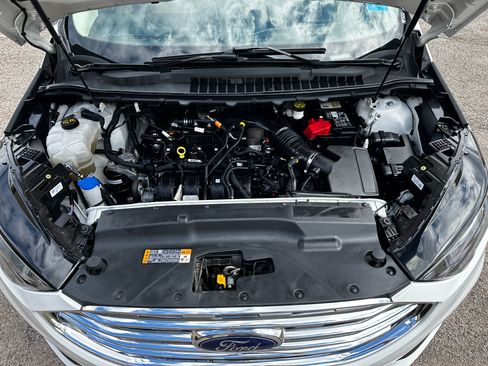 Used 2020 Ford Edge SE FWD image 27