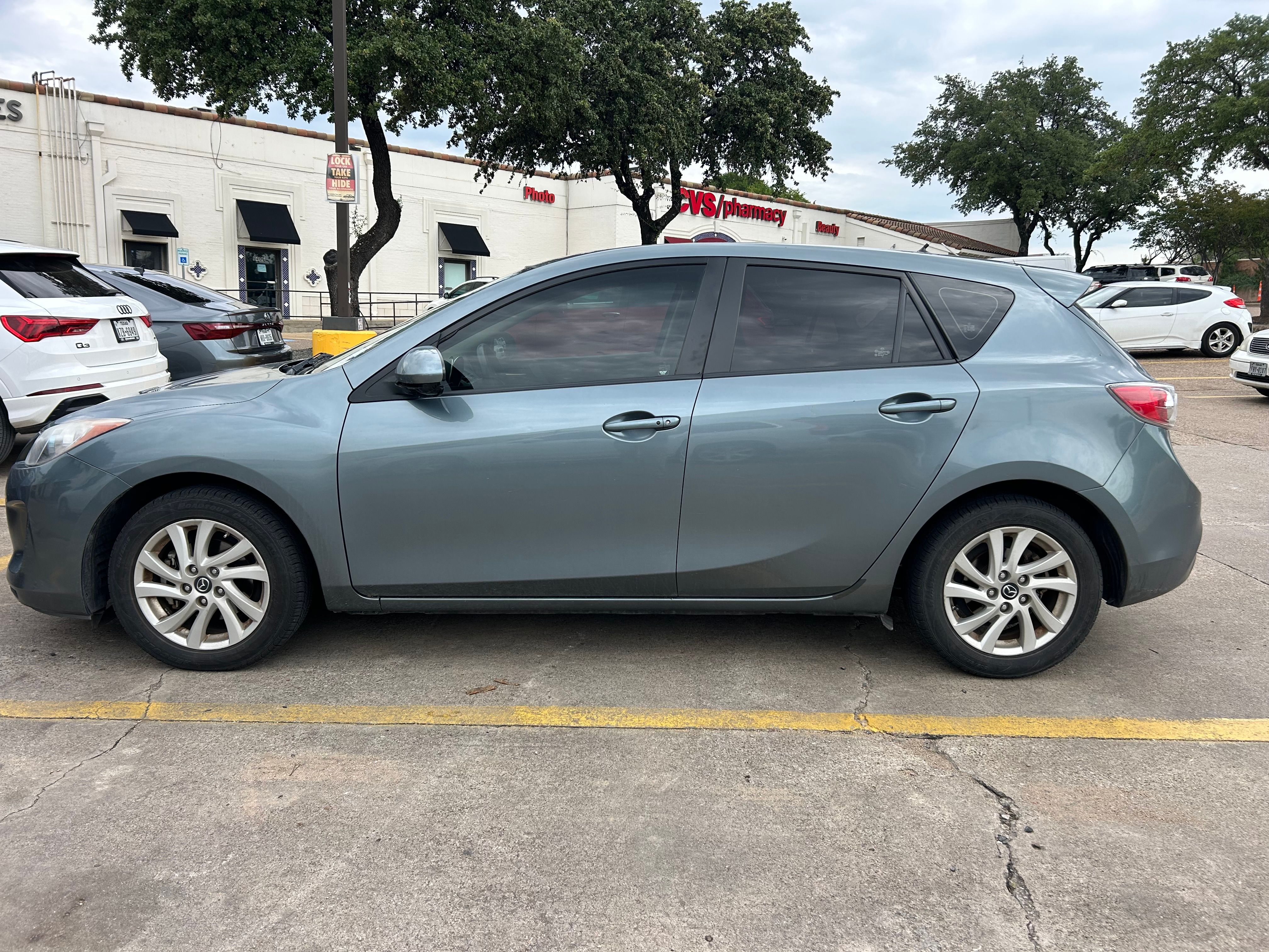 Used 2013 MAZDA MAZDA3 i Touring FWD image 11