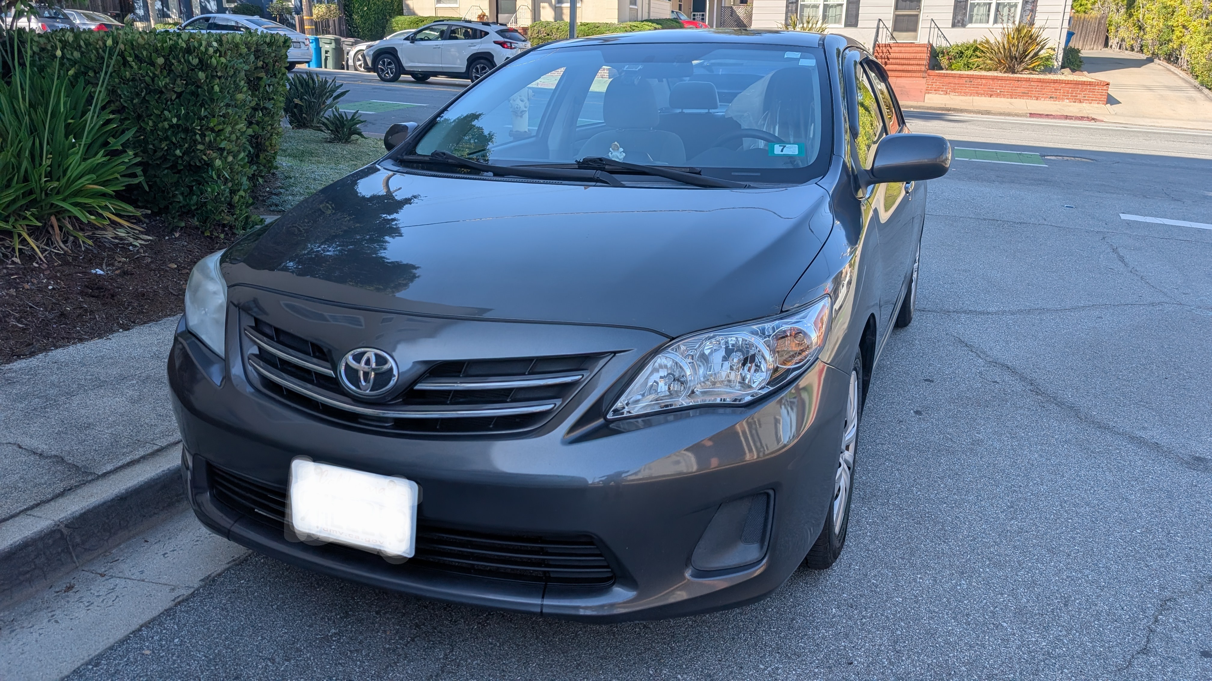Used 2013 Toyota Corolla LE FWD image 1