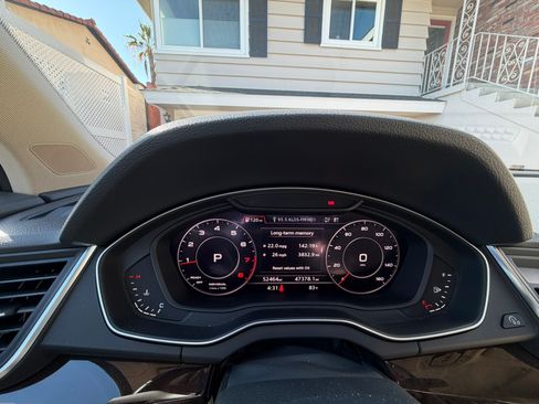 Used 2019 Audi Q5 2.0T Premium Plus w/ Premium Plus Package AWD/4WD image 11