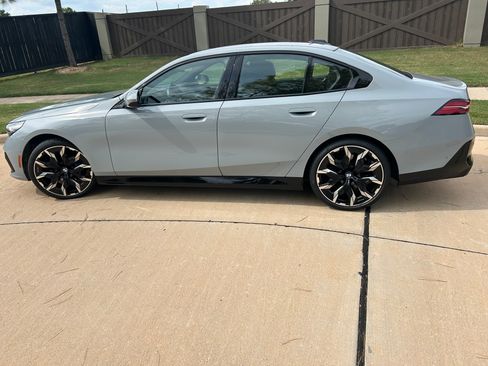 Used 2024 BMW 530i w/ M Sport Package RWD image 6