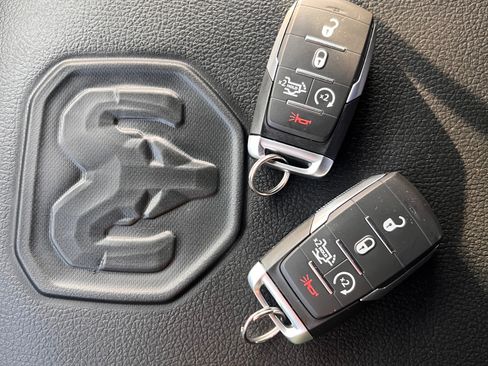 Used 2025 RAM 2500 Laramie image 27