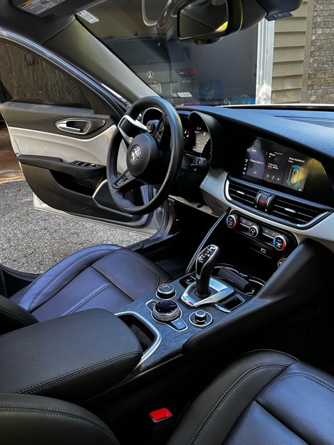 Used 2021 Alfa Romeo Giulia Sprint w/ Sun & Sound Package RWD image 13