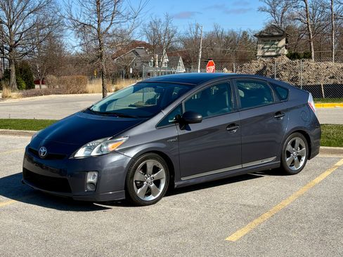 Used 2011 Toyota Prius Three w/ Solar Roof Pkg FWD image 1