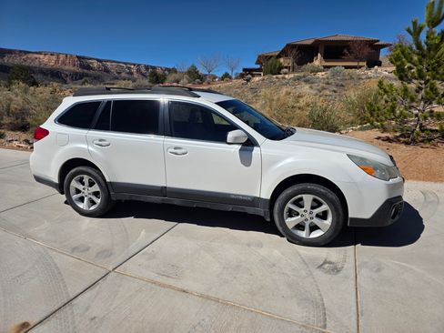 Used 2013 Subaru Outback 2.5i Limited w/ Popular Pkg 1B image 4