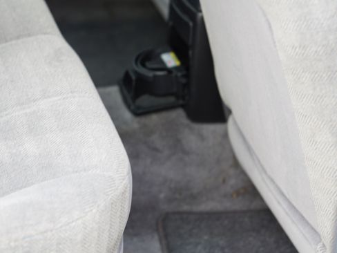 Used 2000 Subaru Legacy L image 17