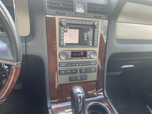 Used 2014 Lincoln Navigator 4WD image 11