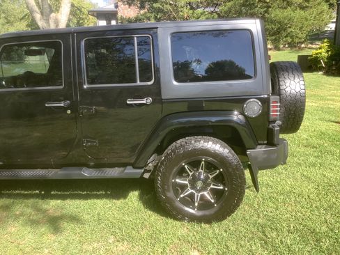 Used 2015 Jeep Wrangler Unlimited Sahara w/ Trailer Tow Group image 10