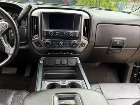 Used 2018 Chevrolet Silverado 1500 LTZ Z71 AWD/4WD image 8