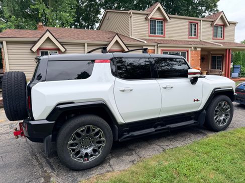 Used 2024 GMC Hummer EV 3X w/ Extreme Off-Road Package AWD/4WD image 5