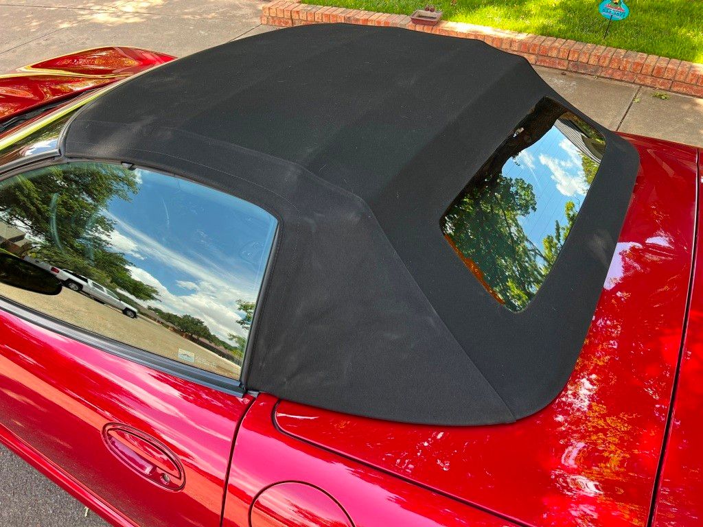 Used 2004 Chevrolet Corvette Convertible w/ Preferred Equipment Group RWD image 9