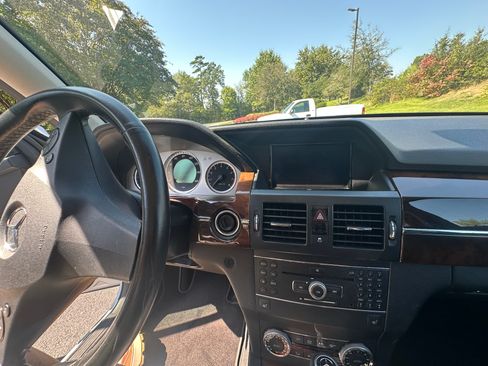 Used 2012 Mercedes-Benz GLK 350 4MATIC image 11