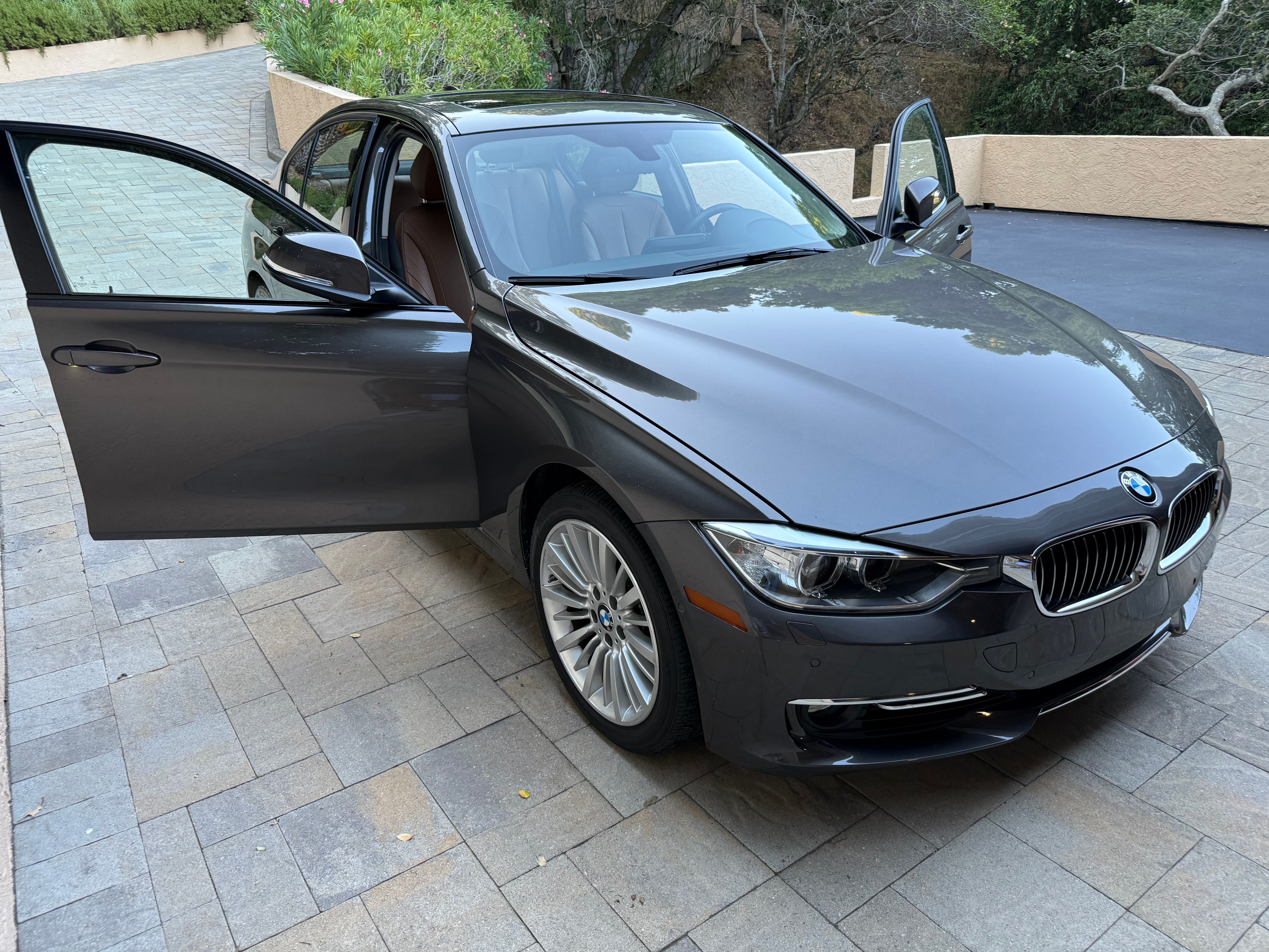Used 2015 BMW 335i xDrive Sedan AWD/4WD image 9