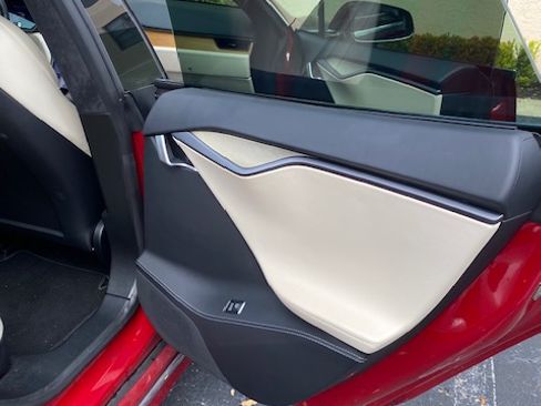 Used 2020 Tesla Model S Long Range Plus image 16