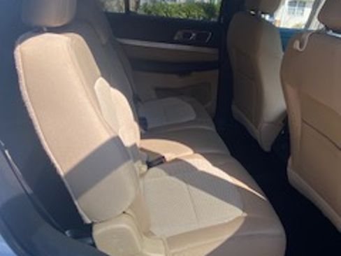 Used 2016 Ford Explorer XLT image 10