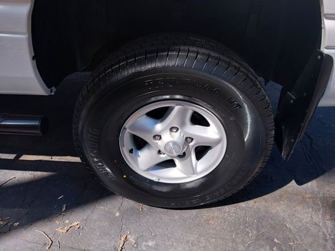 Used 1997 Dodge Ram 1500 Truck 4x4 Club Cab image 13