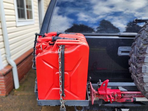 Used 1998 Chevrolet Tahoe 4WD 2-Door w/ Preferred Equipment Group 2 image 10