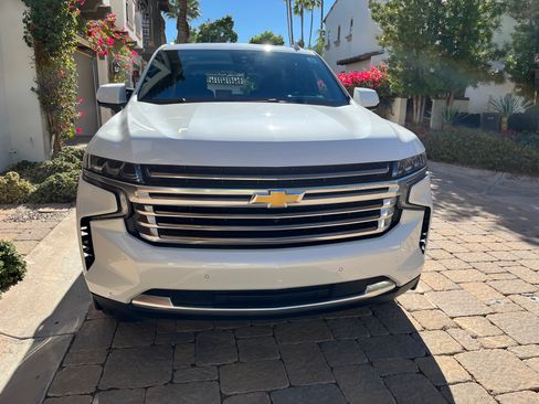 Used 2023 Chevrolet Tahoe High Country w/ Advanced Technology Package image 2