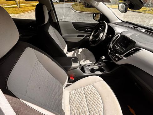 Used 2020 Chevrolet Equinox LS w/ LS Convenience Package image 23
