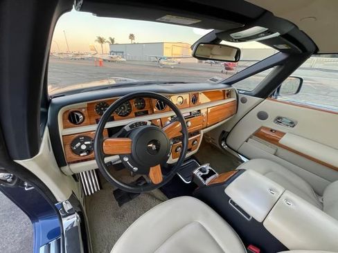 Used 2010 Rolls-Royce Phantom Drophead Coupe image 5