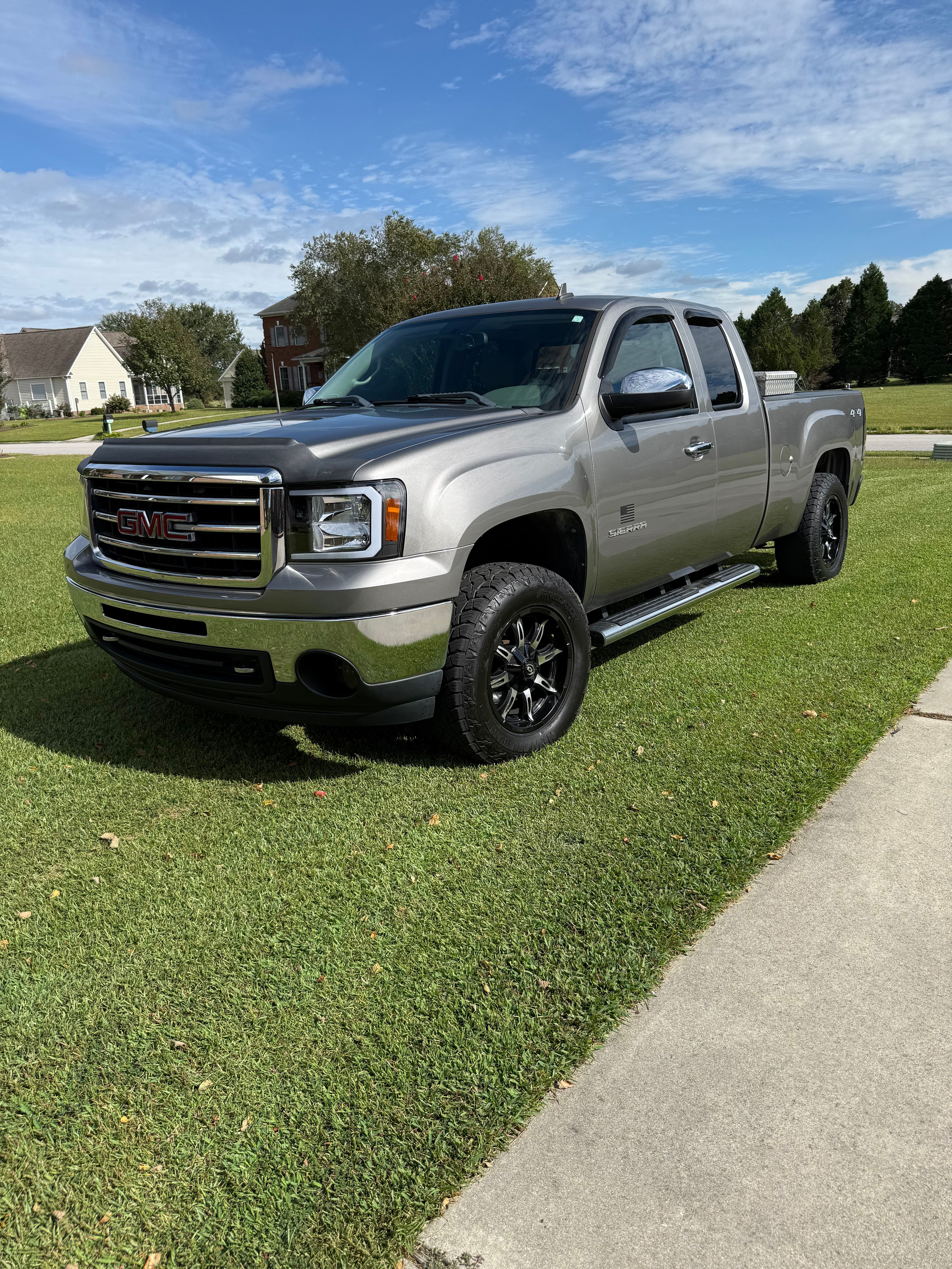 Used 2012 GMC Sierra 1500 SLE w/ Power Tech Package AWD/4WD image 2