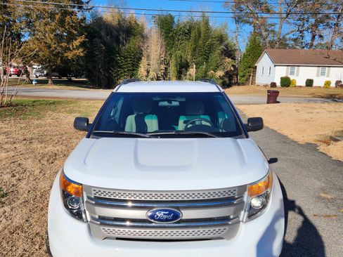 Used 2015 Ford Explorer FWD image 1