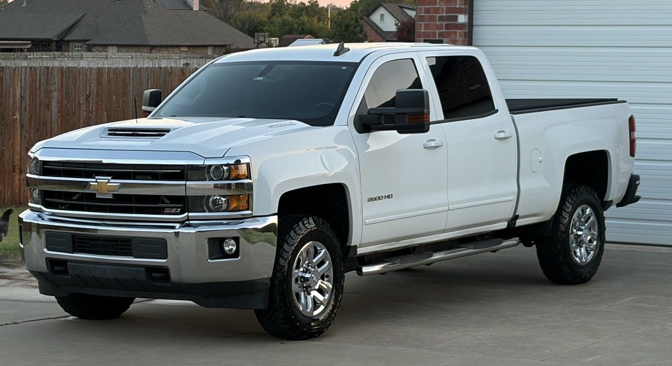 Used 2018 Chevrolet Silverado 2500 LT w/ LT Fleet Convenience Package AWD/4WD image 1