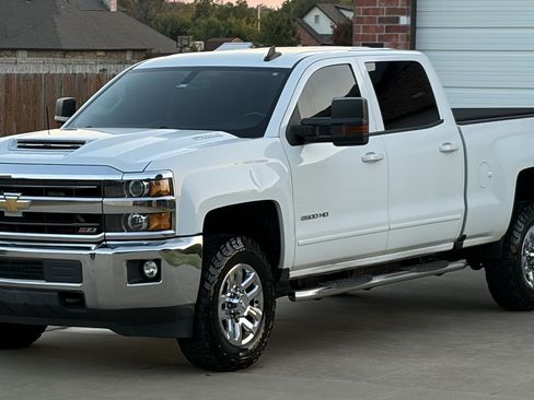 Used 2018 Chevrolet Silverado 2500 LT w/ LT Fleet Convenience Package AWD/4WD image 1