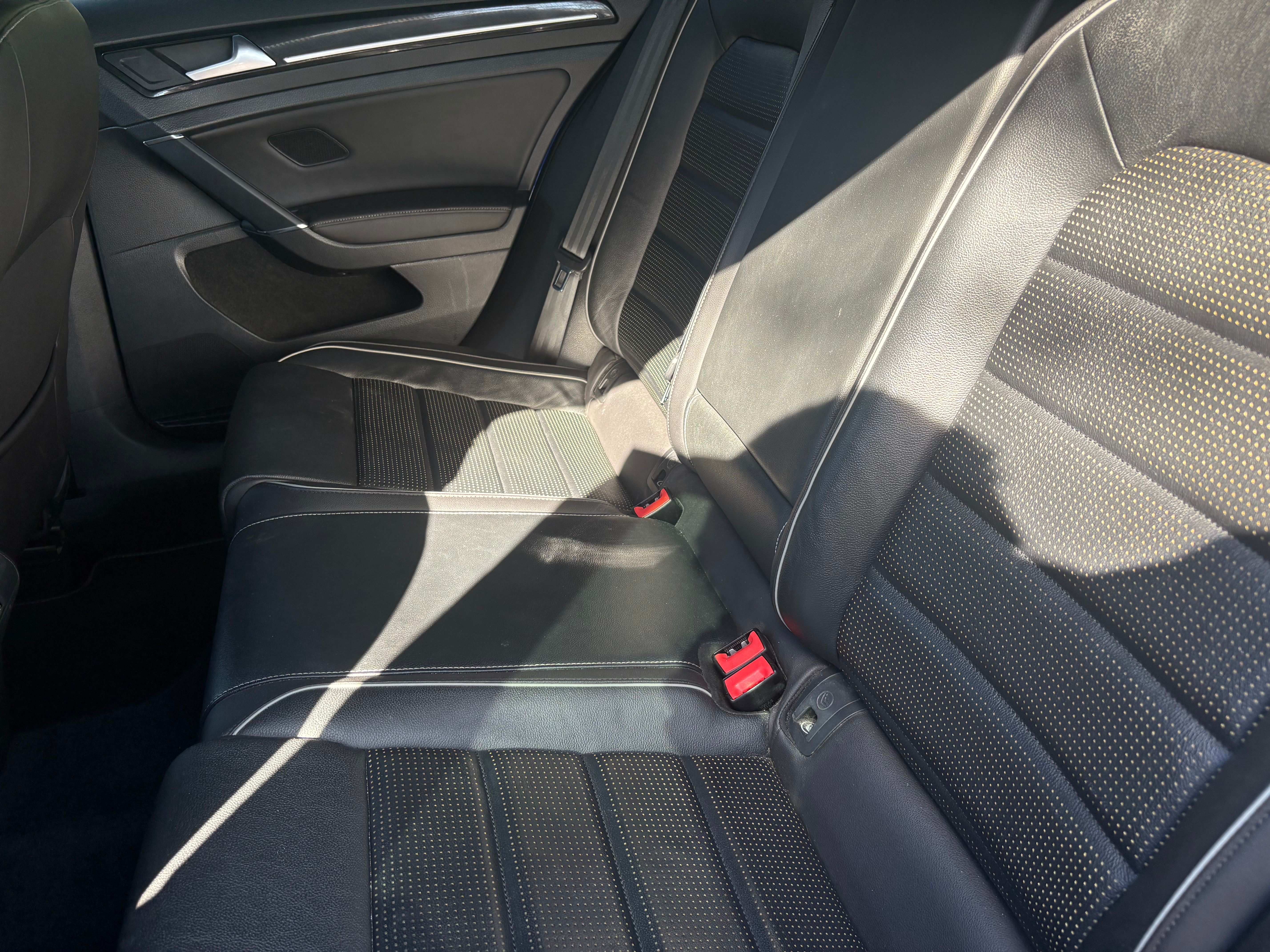 Used 2019 Volkswagen Golf R 4-Door AWD/4WD image 11