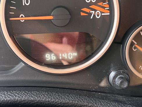 Used 2016 Jeep Wrangler Unlimited Sahara image 2