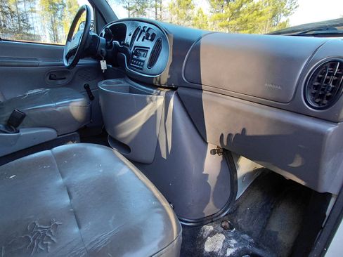 Used 1998 Ford E-150 and Econoline 150 image 15