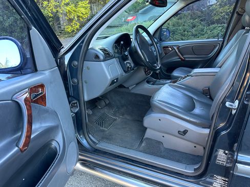 Used 1999 Mercedes-Benz ML 320 4MATIC image 9