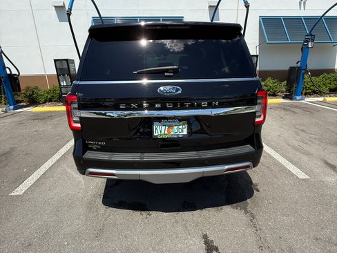 Used 2024 Ford Expedition Limited RWD image 10