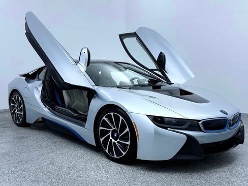Used 2015 BMW i8 AWD/4WD image 1