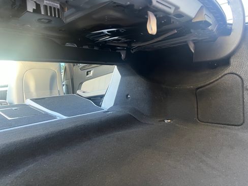 Used 2013 Mercedes-Benz E 350 Sedan image 16
