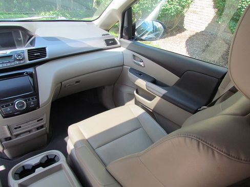 Used 2015 Honda Odyssey Touring Elite image 14