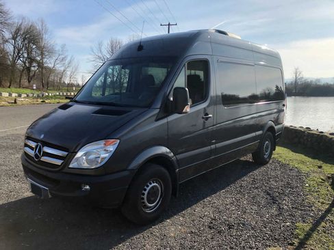 Used 2013 Mercedes-Benz Sprinter 2500 image 10