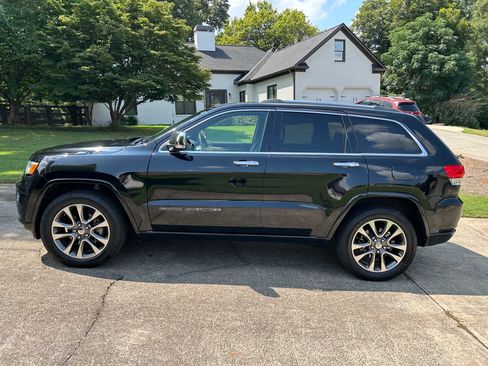 Used 2018 Jeep Grand Cherokee Overland RWD image 1